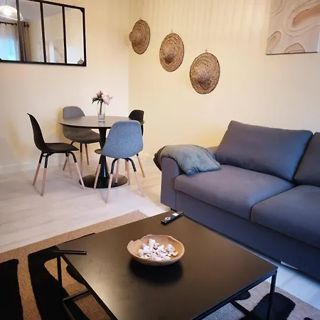 Renove Pour 4 Apartment